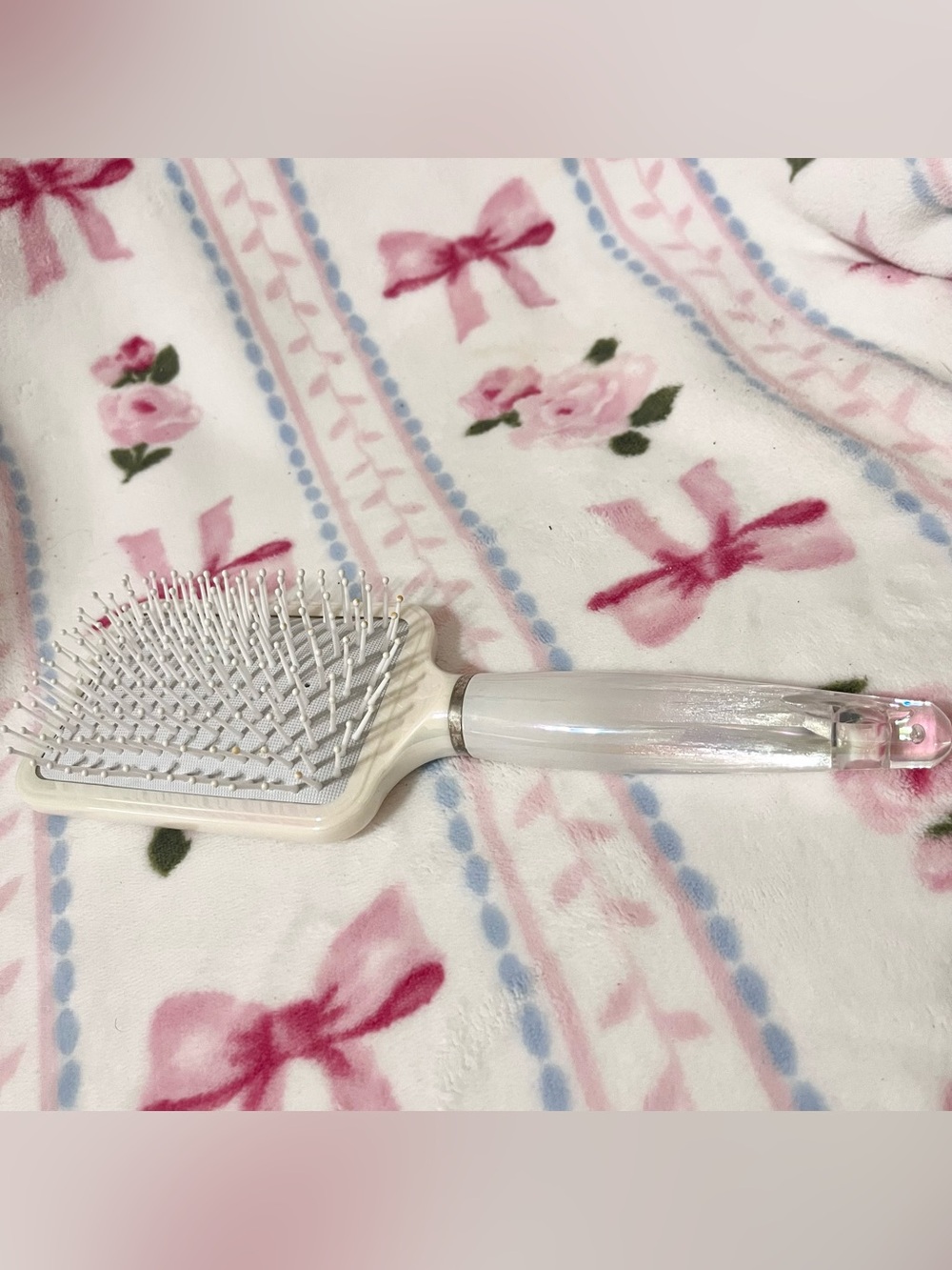 Hair Brush White Iridescent